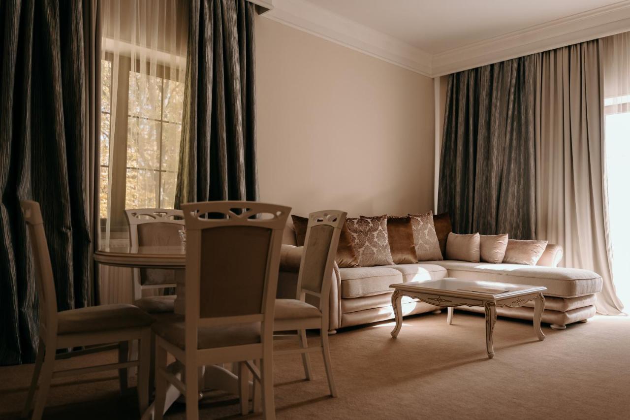 Zastava Uman Hotel Dmytrushky Екстериор снимка