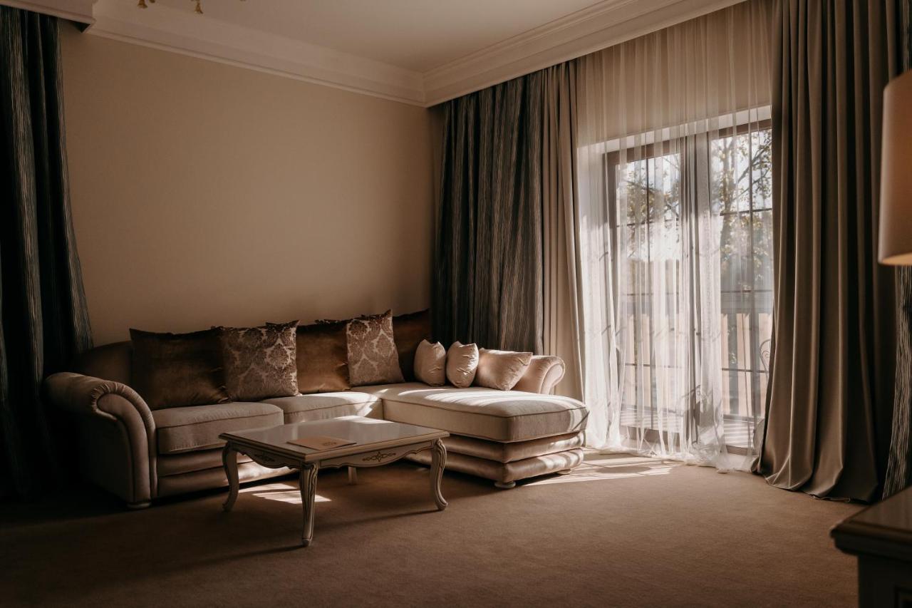Zastava Uman Hotel Dmytrushky Екстериор снимка